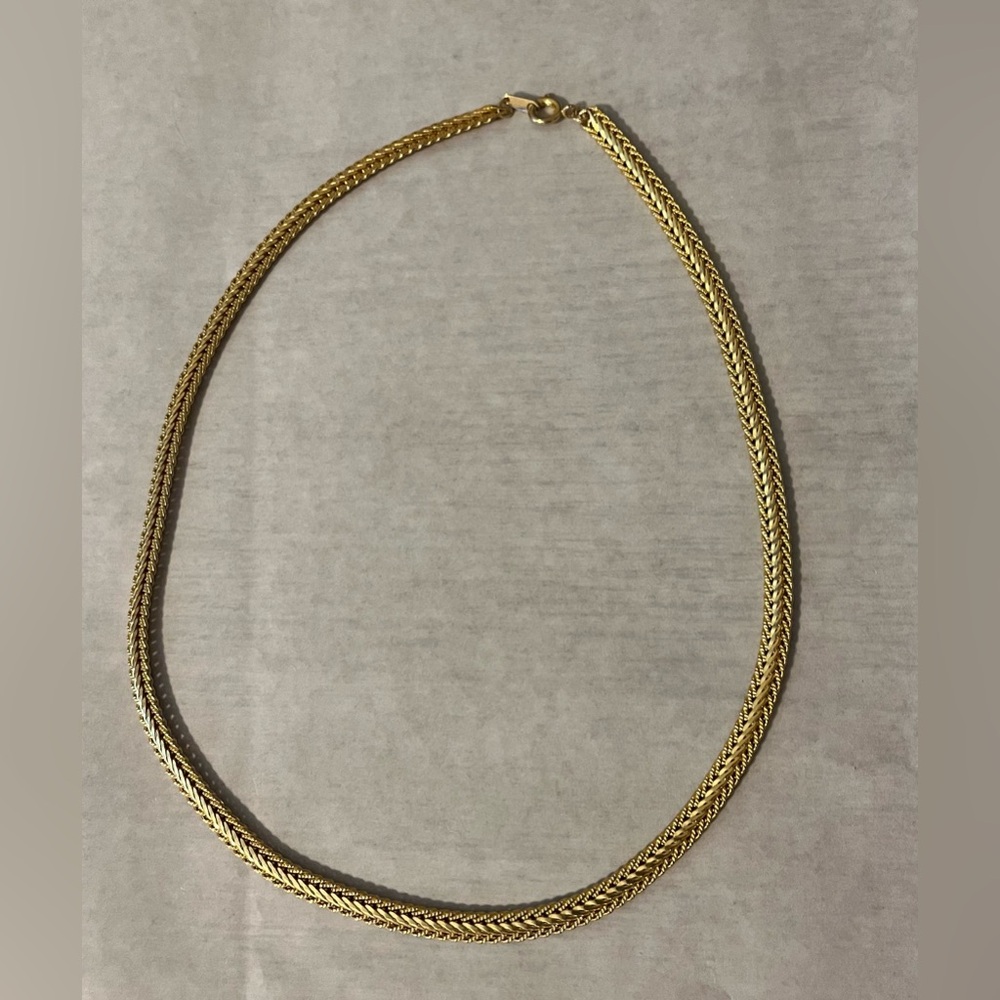 Elegant Gold Chain Necklace